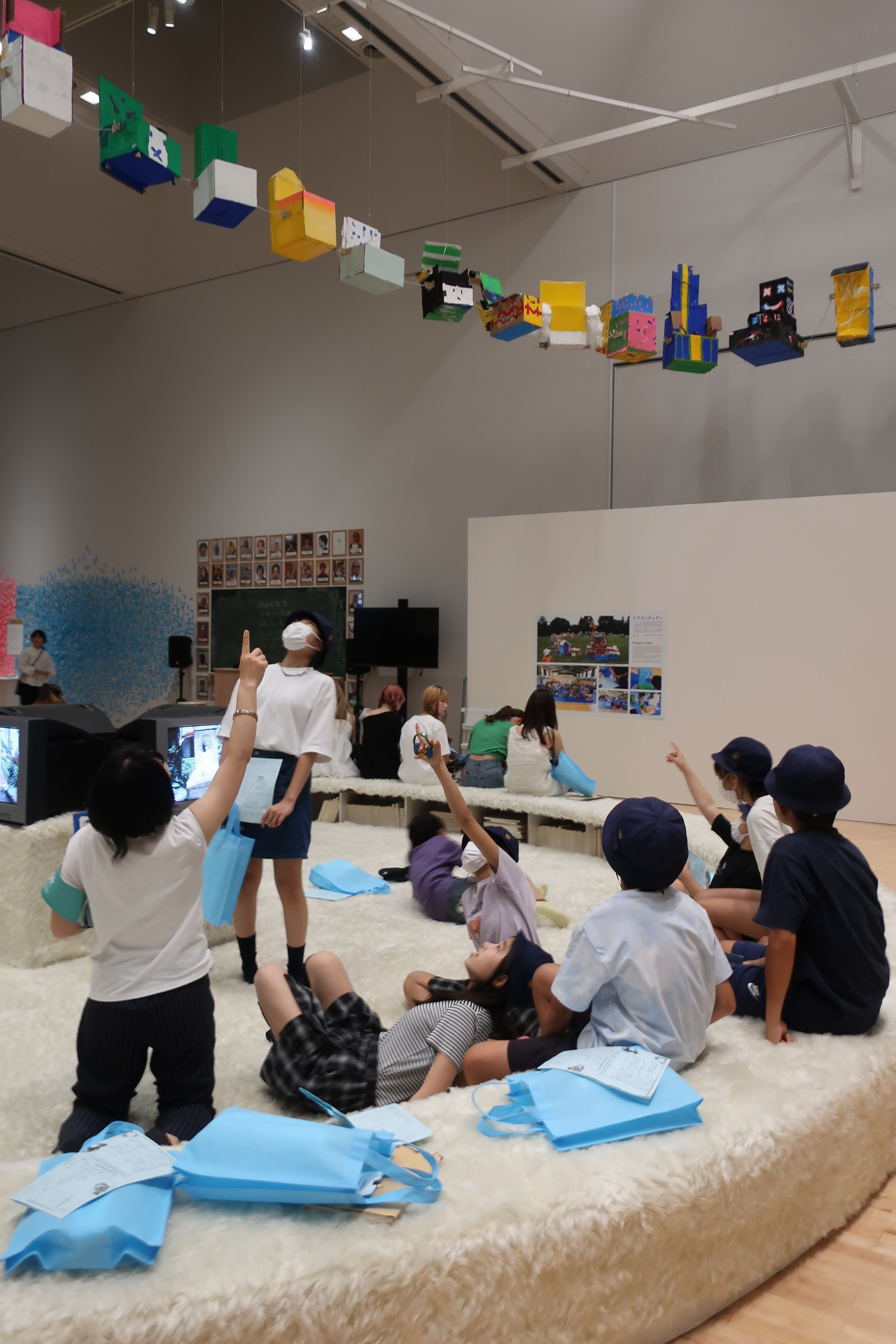 ドラゴンチェアー”、制作から鑑賞まで | 教育普及ブログ | 東京都現代